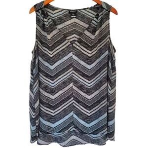 EUC TORRID Chevron Print V-Neck Sleeveless Blouse Hi-Low Hem Tunic Tank Blouse